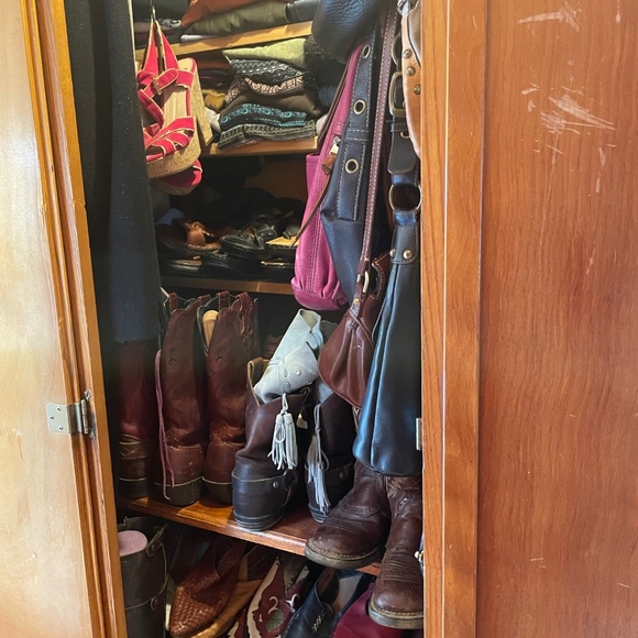 Meet your Posher, Holly - Picture 1 of 1